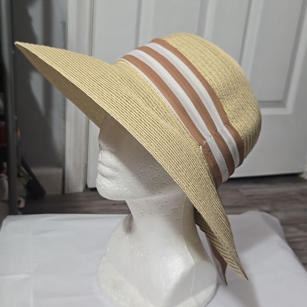 Large brim Paper Hat With Bow In Back - Picture 12 of 13
